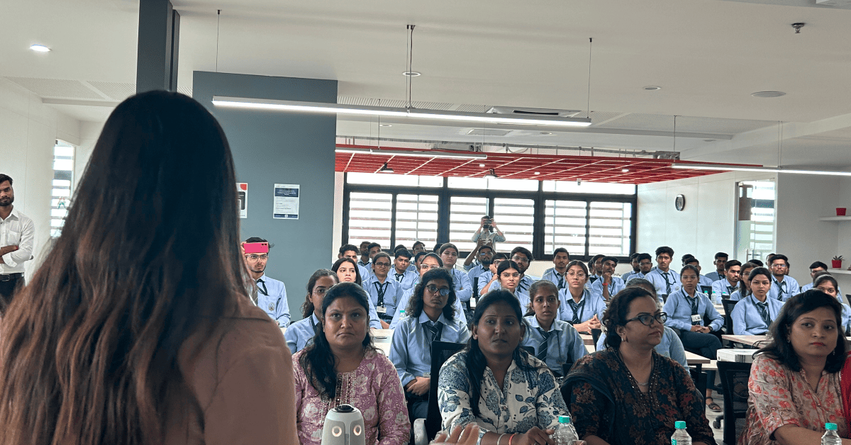 Arwa Yusufi sharing culture insights